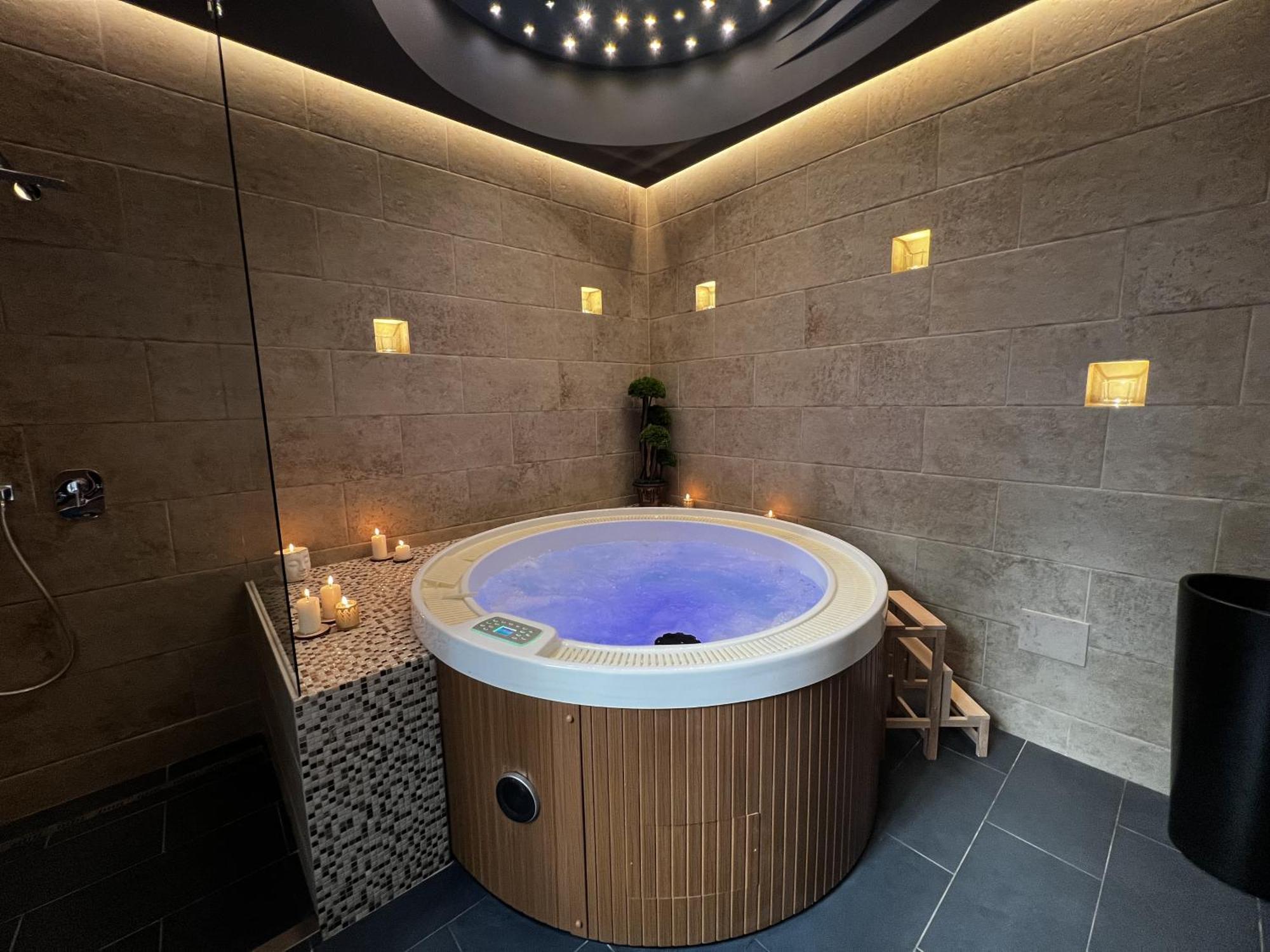 La Maison Coloniale Suite E Zona Wellness Free Cagliari Bagian luar foto