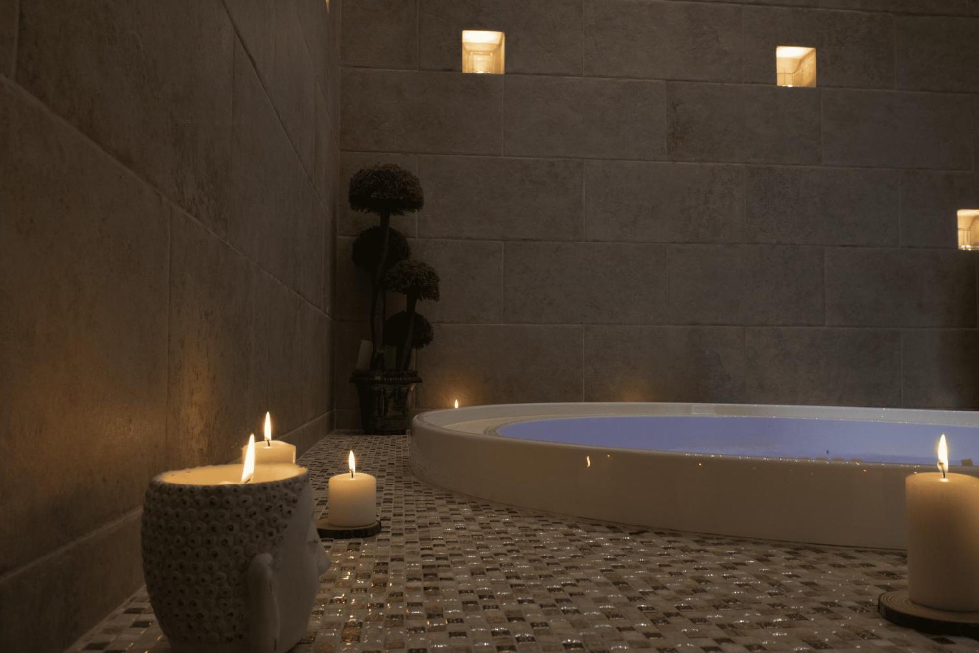 La Maison Coloniale Suite E Zona Wellness Free Cagliari Bagian luar foto
